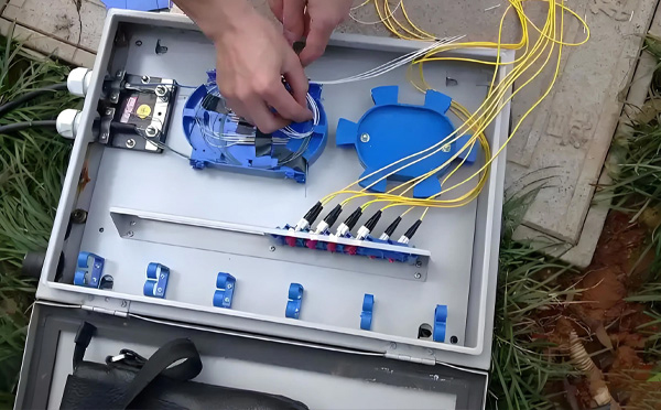 夜间断网别慌:光纤抢修定位+熔接实战笔记 夜间断网别慌:光纤抢修定位+熔接实战笔记