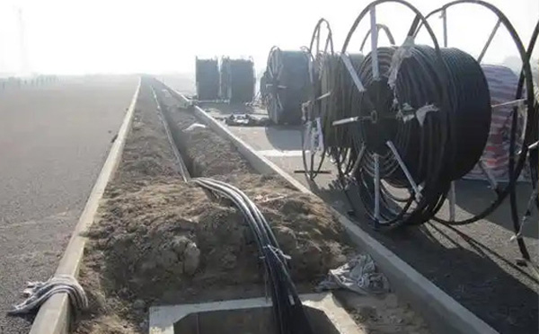 现代通信网络建设指南:广河光缆施工全流程技术解析与质量控制 现代通信网络建设指南:广河光缆施工全流程技术解析与质量控制